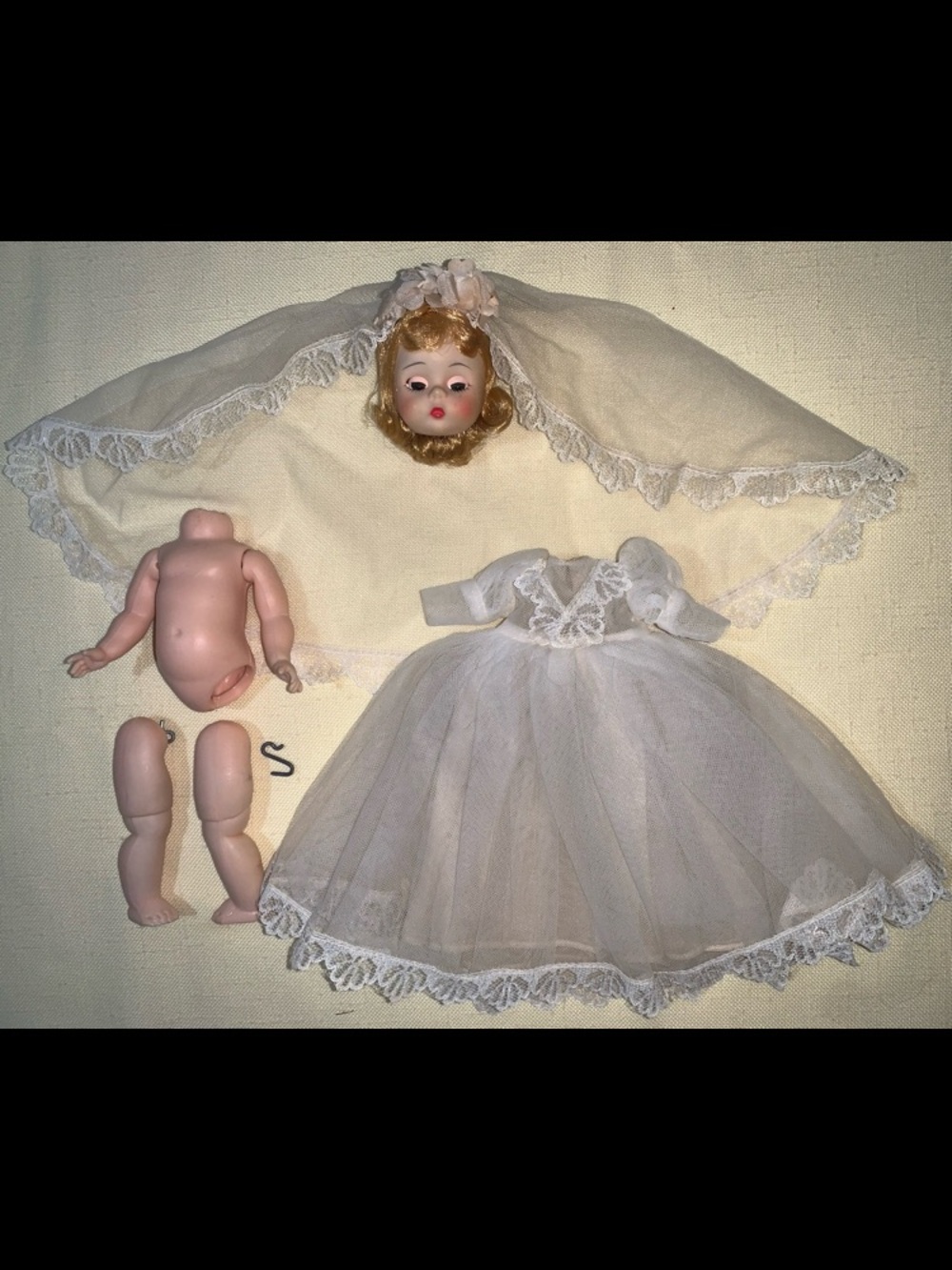 Vintage “The Bride” Madam Alexander Doll 1967 / 1968
